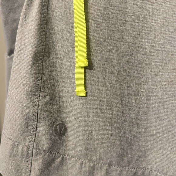 Lululemon Like New Wind Breaker - Picture 5 of 6